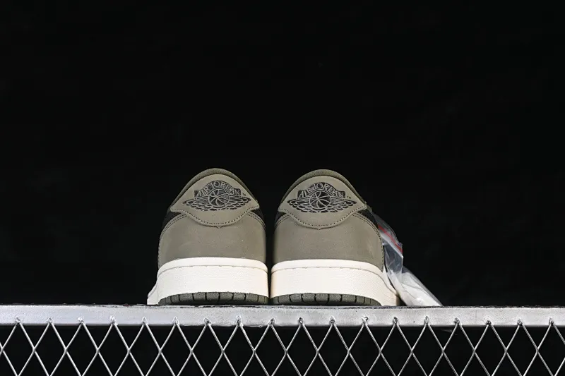 All categories Air Jordan Jordan series basketball shoes Air Jordan 1 Low Z version Travis Scott x Air Jordan 1 Low OG AJ1 Joe 1 undercut low top HQ6998-200